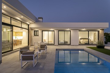 Nieuw gebouwde villa  - Lotus Properties