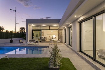 Nieuw gebouwde villa  - Lotus Properties