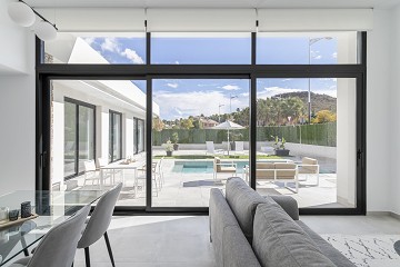 Nieuw gebouwde villa  - Lotus Properties