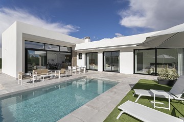 Nieuw gebouwde villa  - Lotus Properties
