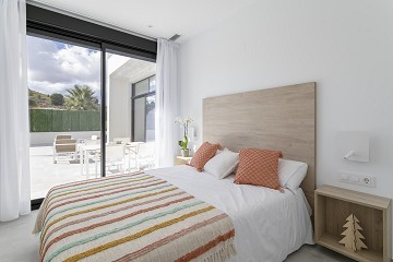 Nieuw gebouwde villa  - Lotus Properties