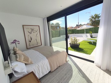 Nieuw gebouwde villa  - Lotus Properties