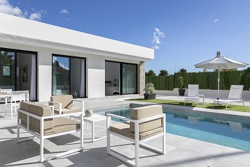 Nieuw gebouwde villa  - Lotus Properties