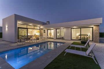 Nieuw gebouwde villa  - Lotus Properties