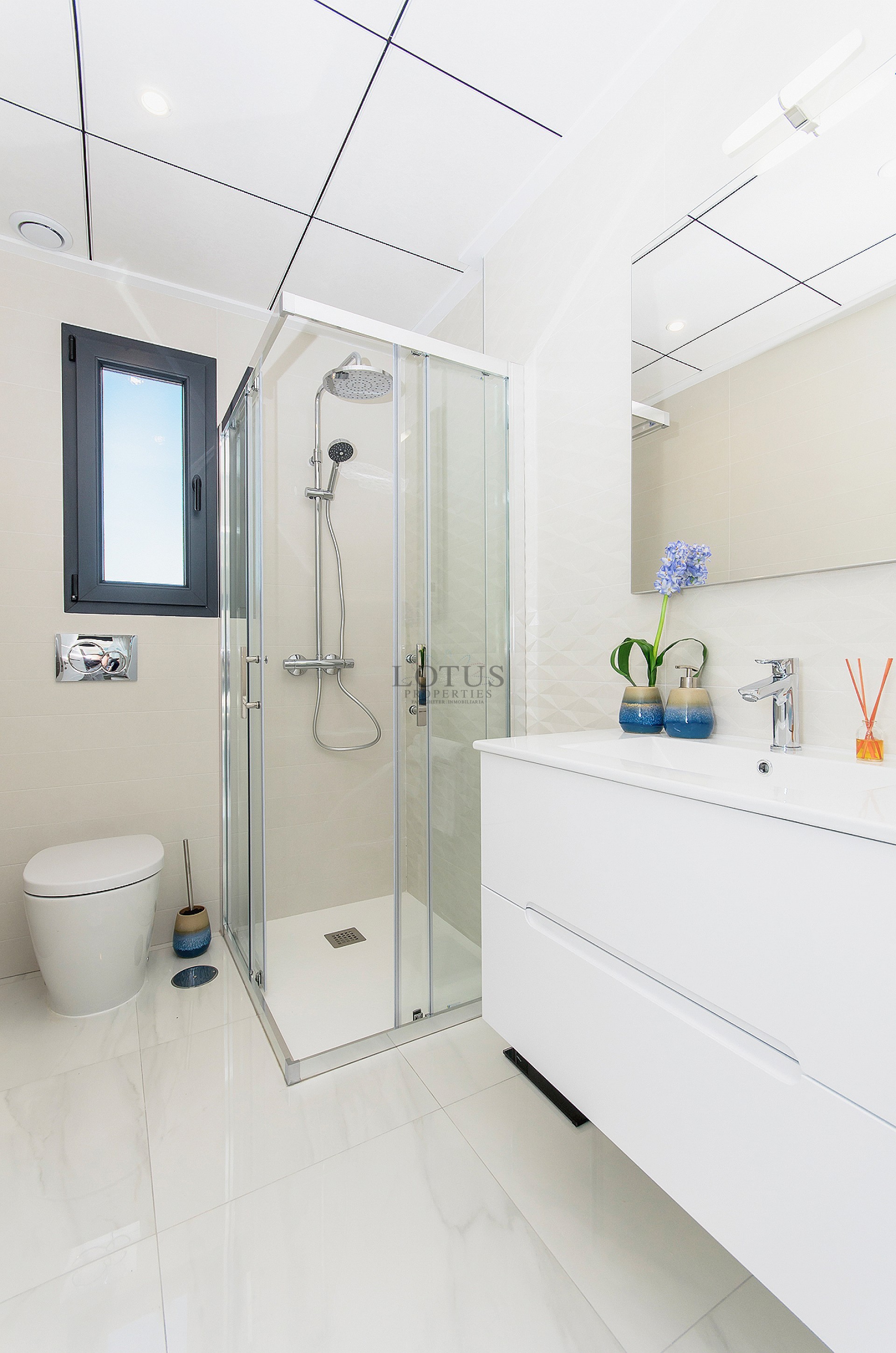 Lyxiga helt nya villor - Lotus Properties