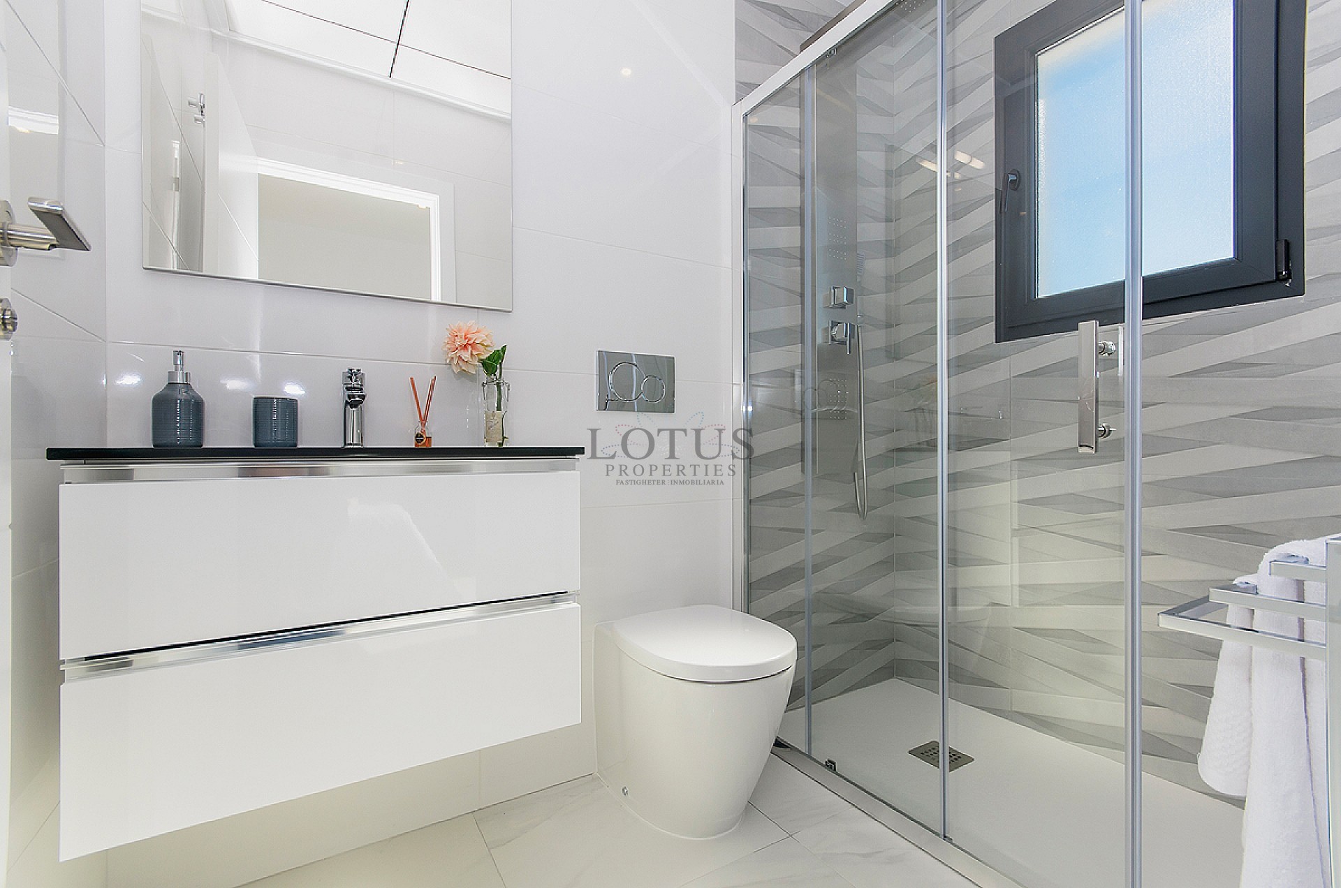 Lyxiga helt nya villor - Lotus Properties