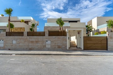 Luxe villa met prachtig uitzicht op de bergen in Ciudad Quesada - Lotus Properties