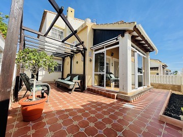 Hermosa y espaciosa casa adosada en Montebello - Algorfa - Lotus Properties