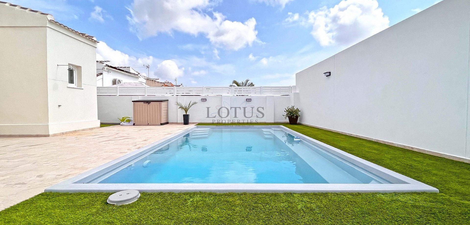FANTASTIC RENOVATED DETACHED VILLA IN SAN LUIS - TORREVIEJA - Lotus Properties