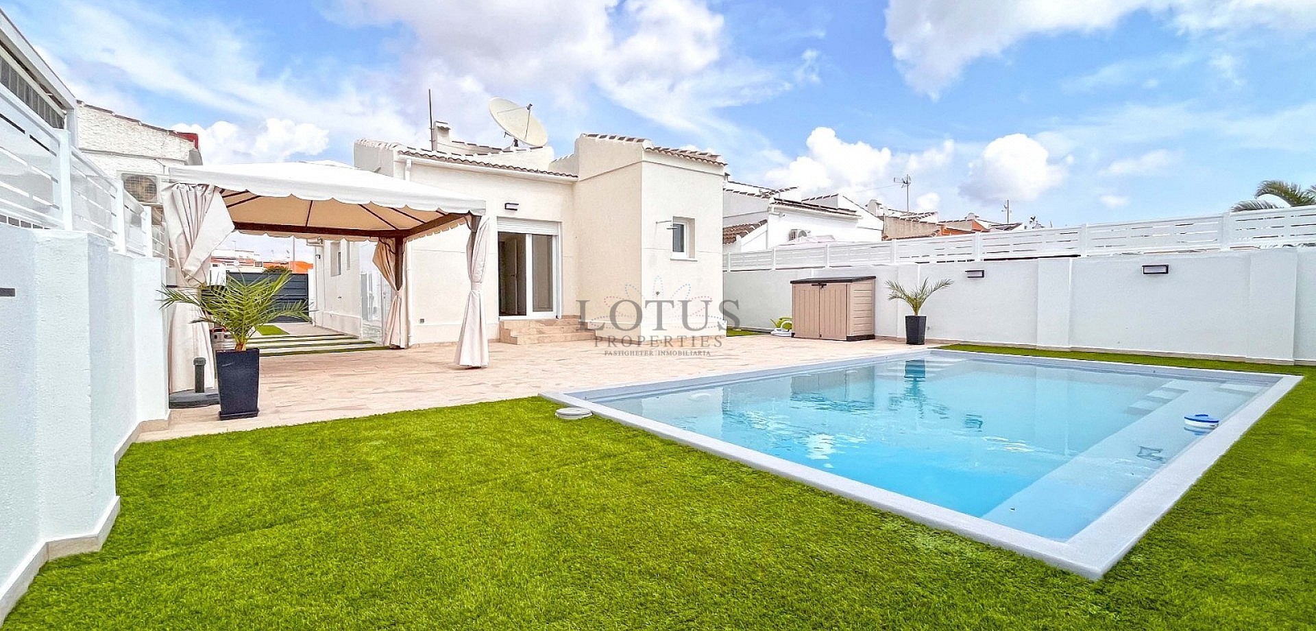 FANTASTIC RENOVATED DETACHED VILLA IN SAN LUIS - TORREVIEJA - Lotus Properties