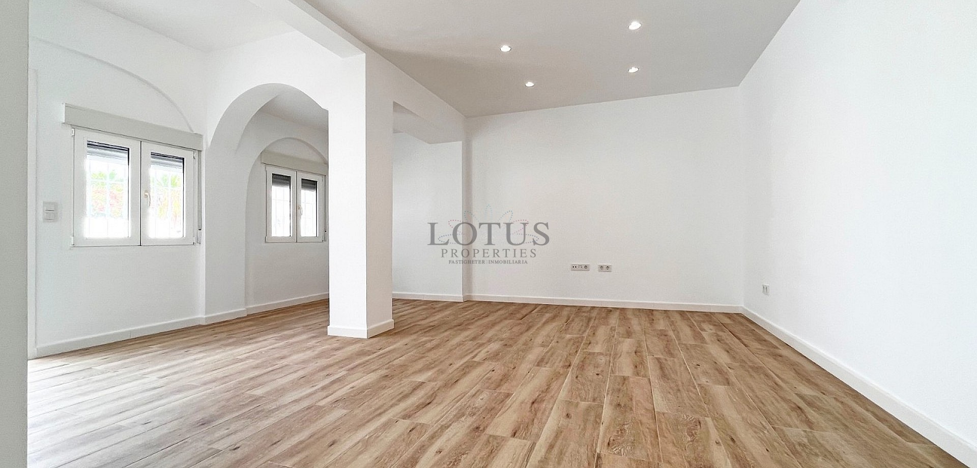 FANTASTIC RENOVATED DETACHED VILLA IN SAN LUIS - TORREVIEJA - Lotus Properties