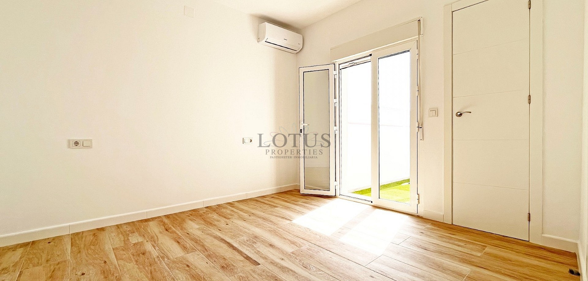 FANTASTIC RENOVATED DETACHED VILLA IN SAN LUIS - TORREVIEJA - Lotus Properties