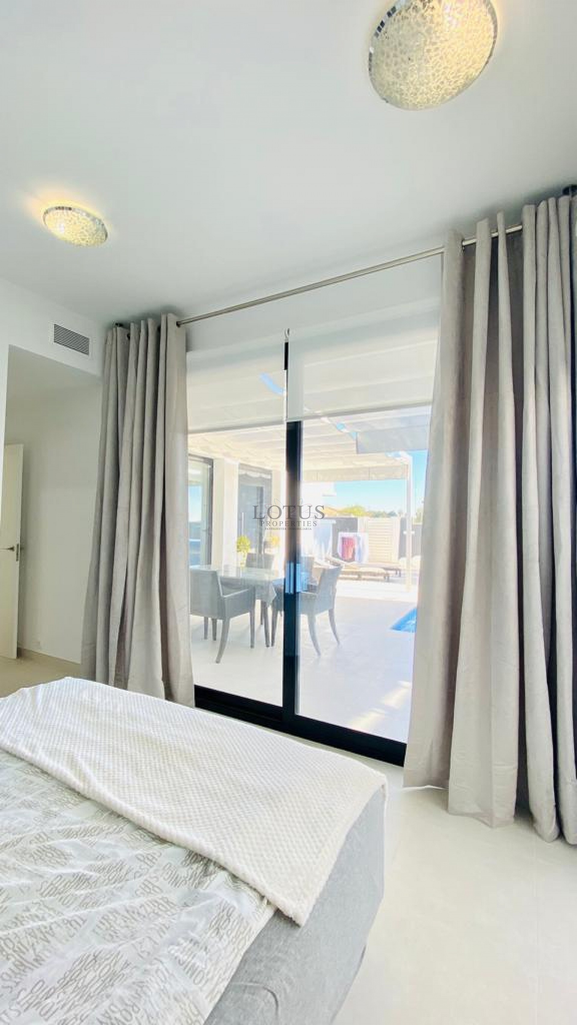 Detached villa with private saltwater heated pool in Ciudad Quesada - Lotus Properties