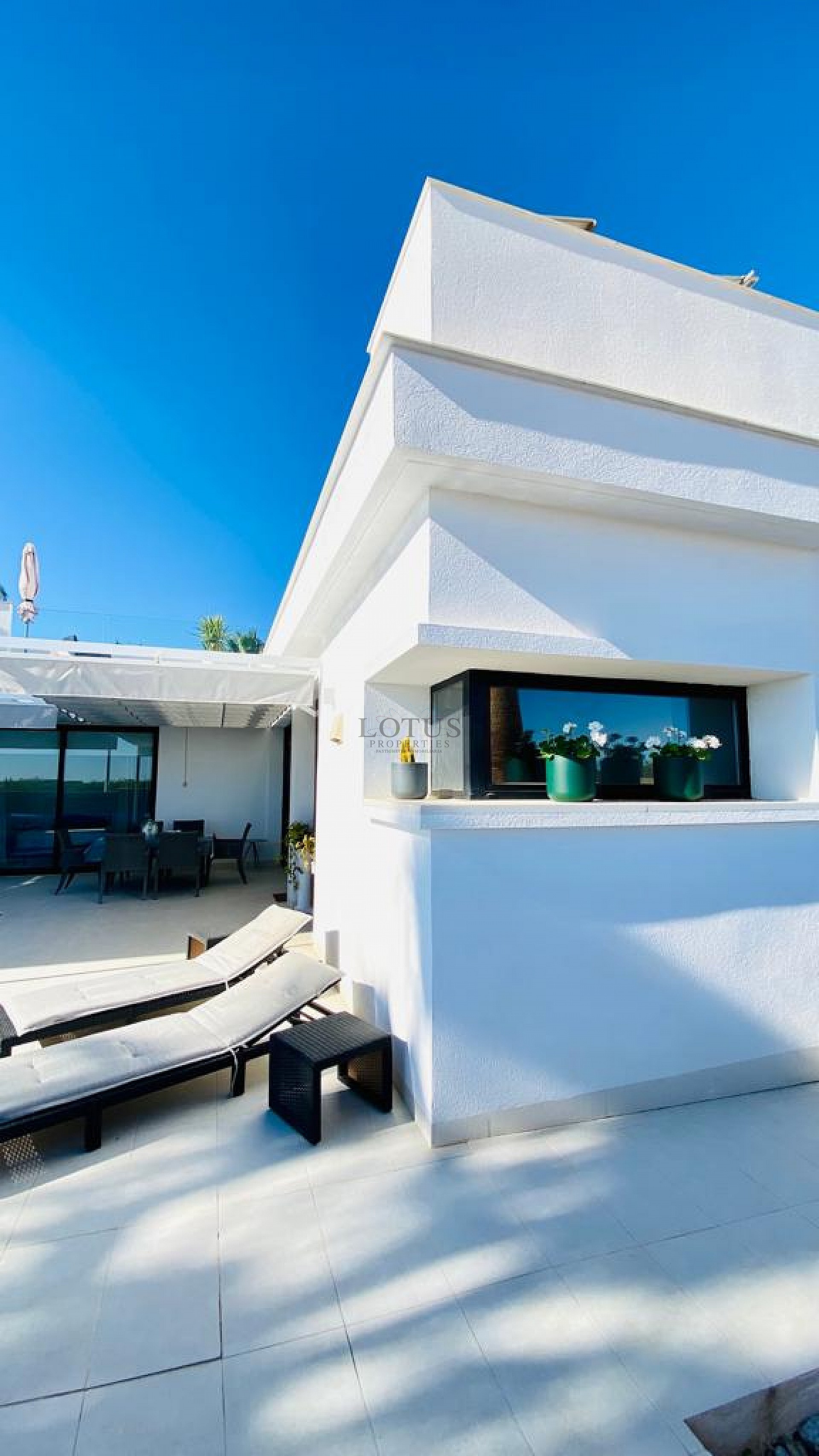 Detached villa with private saltwater heated pool in Ciudad Quesada - Lotus Properties