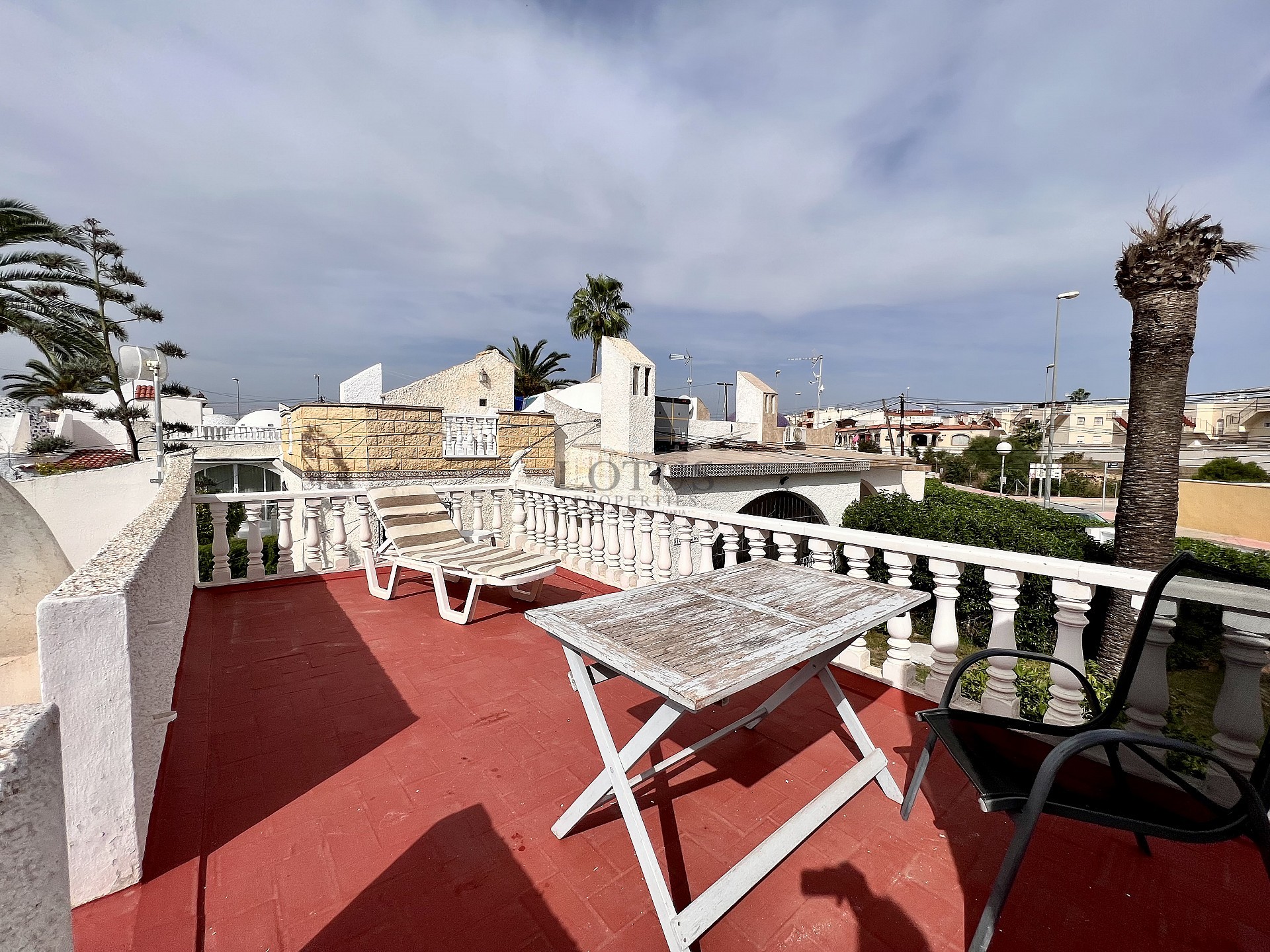 Gerenoveerd gelijkvloers huis in La Florida - Lotus Properties