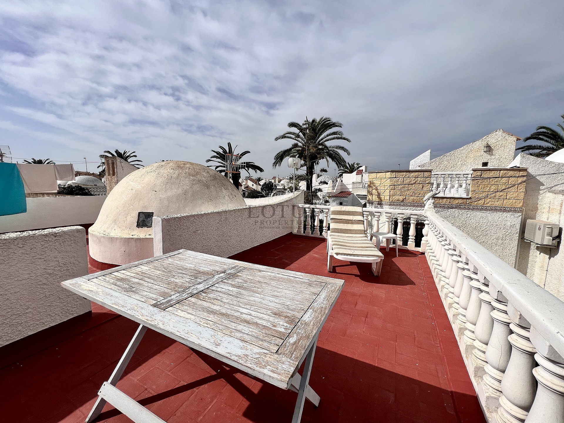 Gerenoveerd gelijkvloers huis in La Florida - Lotus Properties