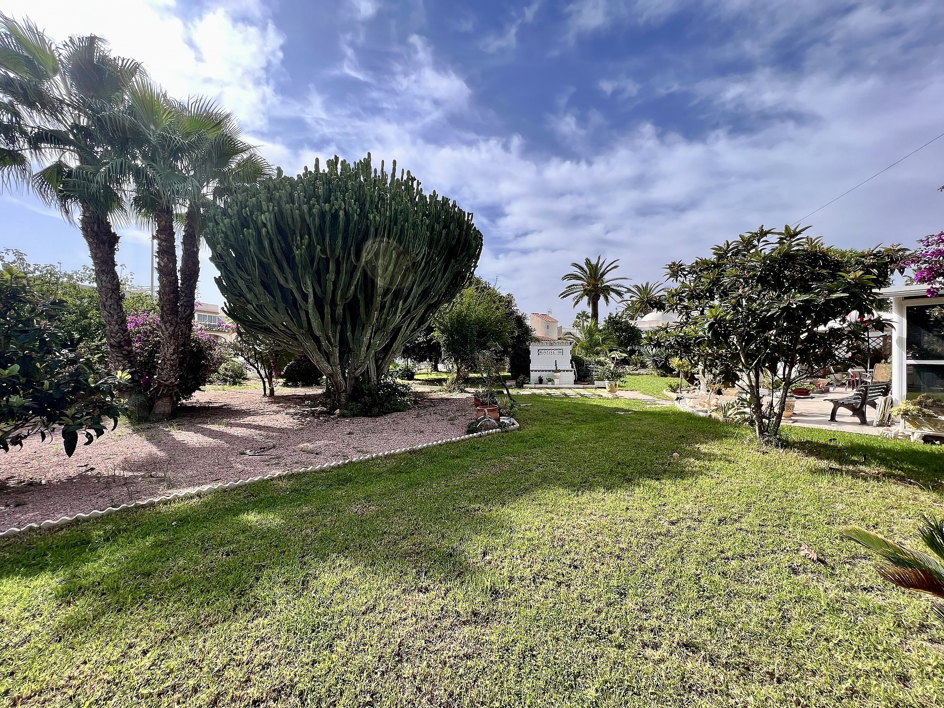 Gerenoveerd gelijkvloers huis in La Florida - Lotus Properties