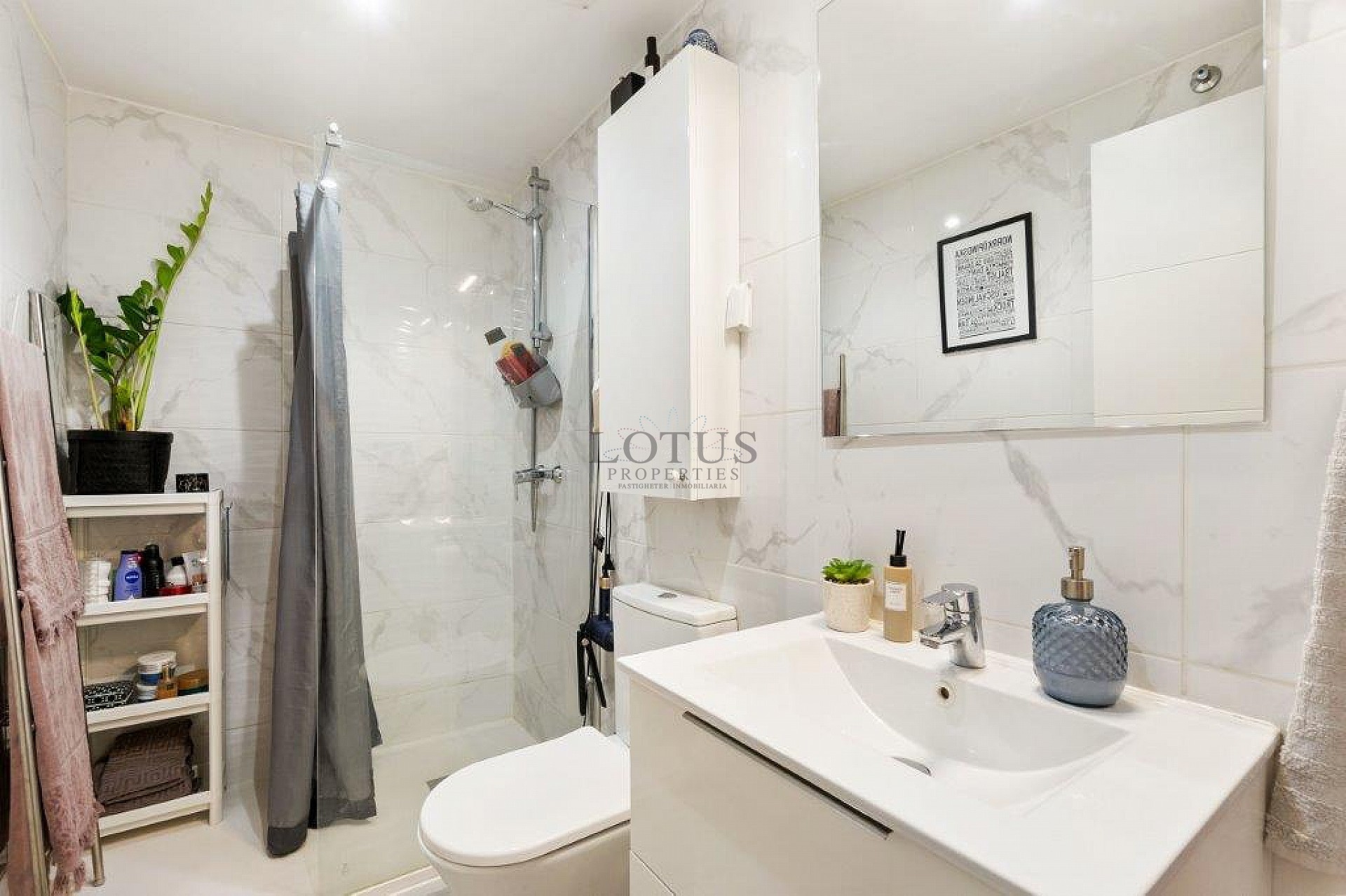 Супер красивый отремонтированный таунхаус в Урбе. Доня Инес с террасой на крыше и садом - Lotus Properties