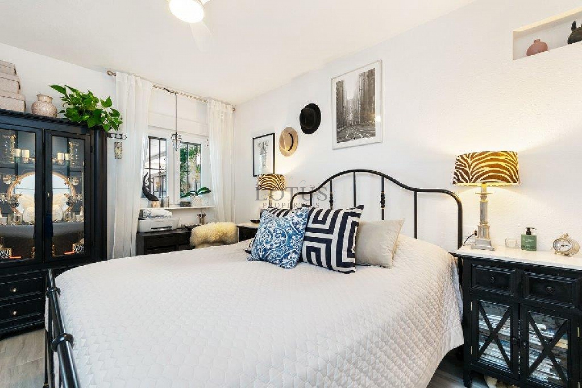 Супер красивый отремонтированный таунхаус в Урбе. Доня Инес с террасой на крыше и садом - Lotus Properties