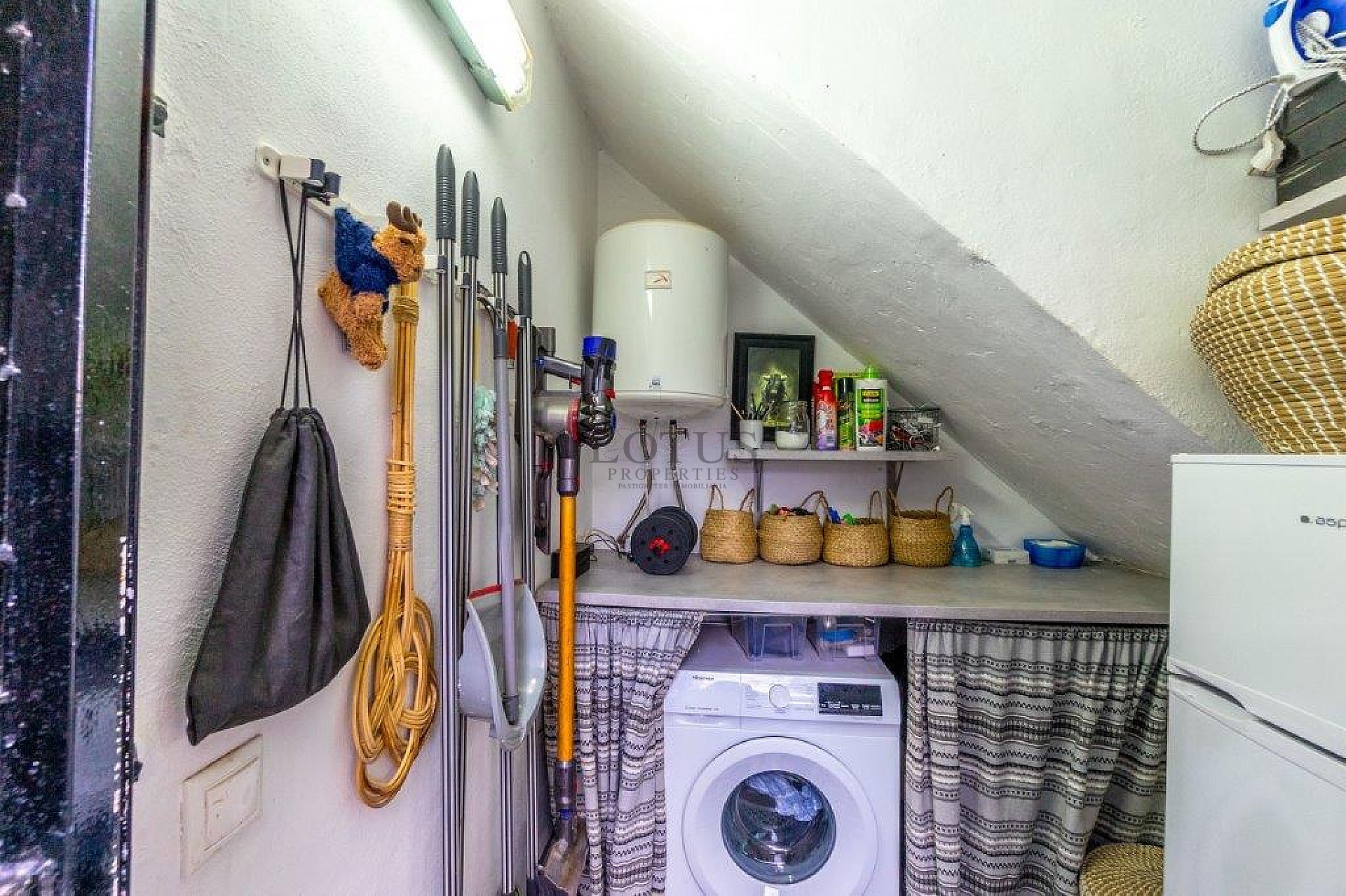 Супер красивый отремонтированный таунхаус в Урбе. Доня Инес с террасой на крыше и садом - Lotus Properties