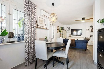 Super mooie gerenoveerde tussenwoning in Urb. Doňa Inės met dakterras en tuin - Lotus Properties