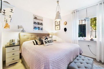 Super mooie gerenoveerde tussenwoning in Urb. Doňa Inės met dakterras en tuin - Lotus Properties