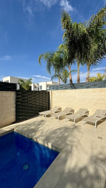 Mooie moderne villa met 3 slaapkamers en 3 badkamers in Ciudad Quesada - Lotus Properties