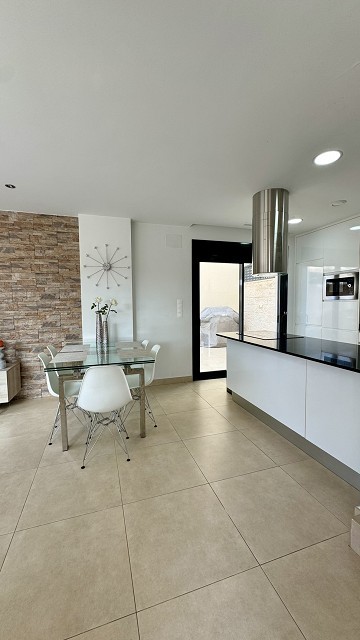 Mooie moderne villa met 3 slaapkamers en 3 badkamers in Ciudad Quesada - Lotus Properties