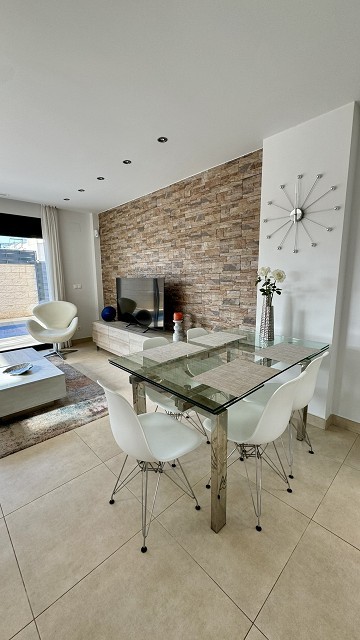 Mooie moderne villa met 3 slaapkamers en 3 badkamers in Ciudad Quesada - Lotus Properties