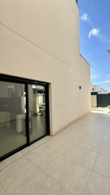 Mooie moderne villa met 3 slaapkamers en 3 badkamers in Ciudad Quesada - Lotus Properties