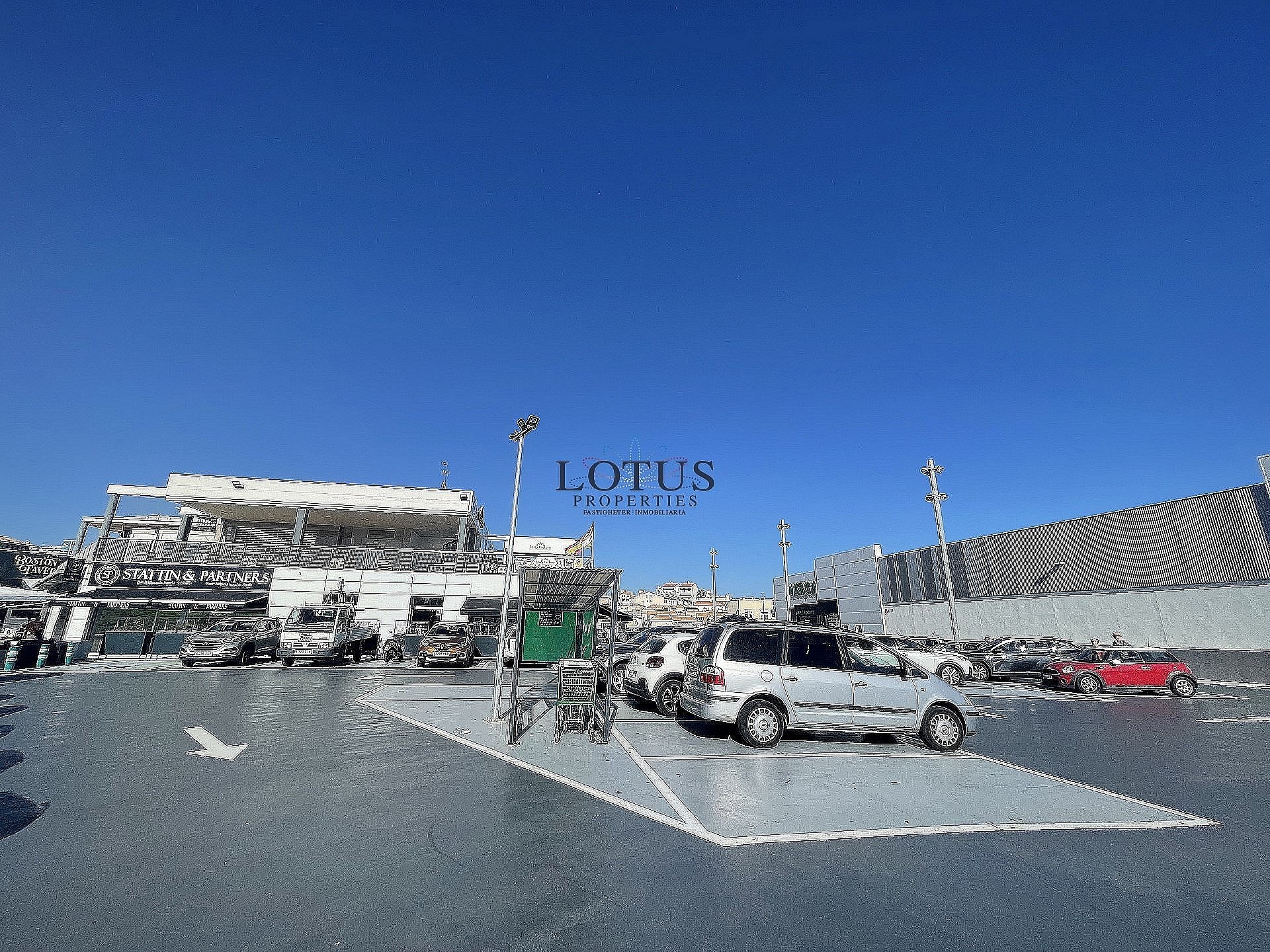 Topfloor in gewilde Urb. Altos de la Bahia XI met dakterras en zeezicht! - Lotus Properties