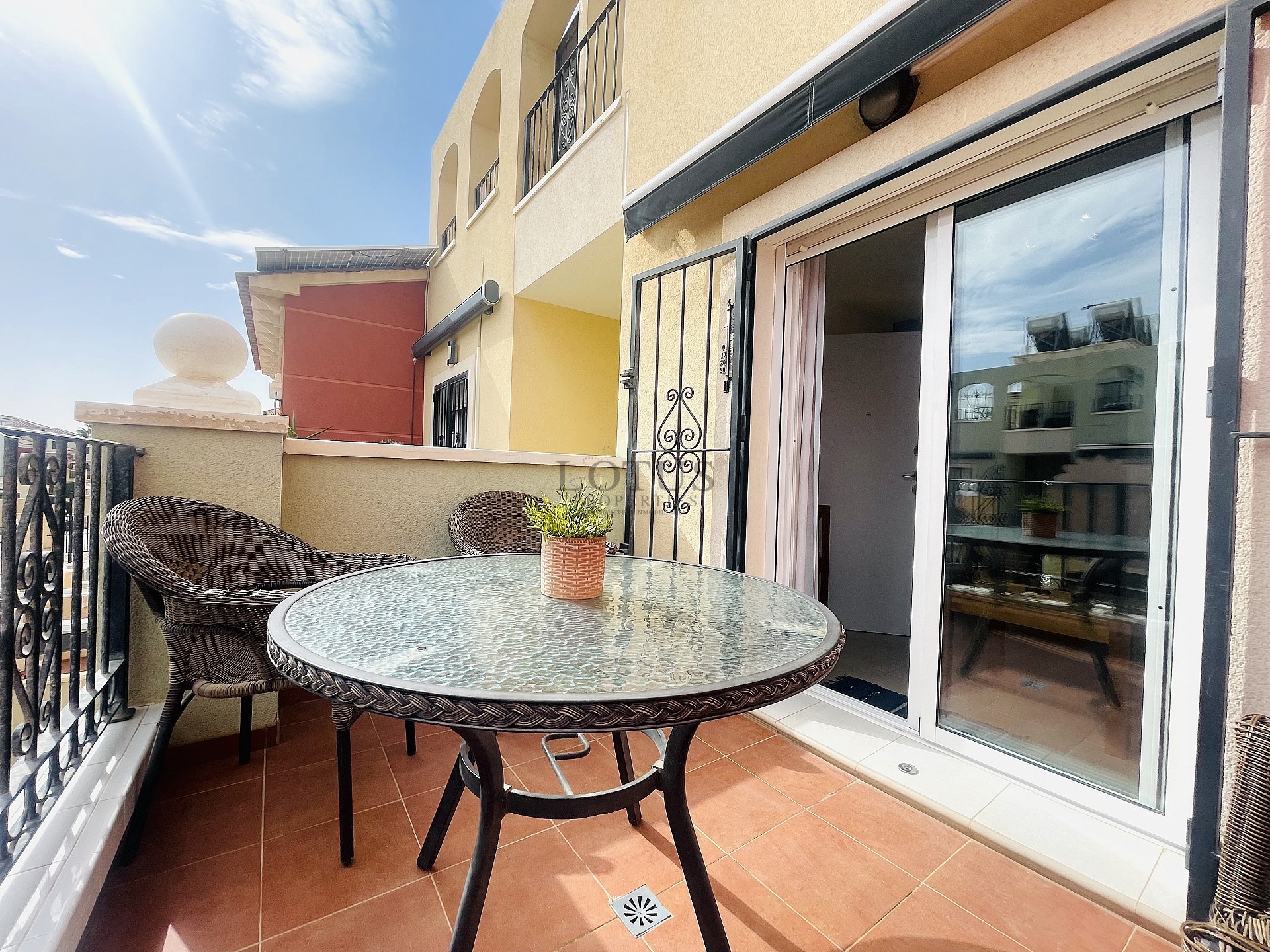 Topfloor in gewilde Urb. Altos de la Bahia XI met dakterras en zeezicht! - Lotus Properties