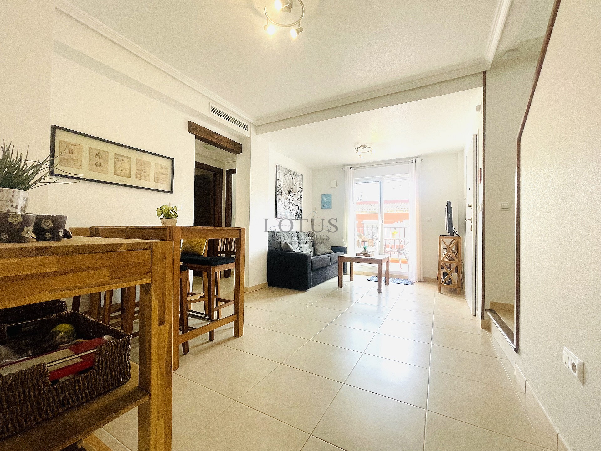 Topfloor in gewilde Urb. Altos de la Bahia XI met dakterras en zeezicht! - Lotus Properties