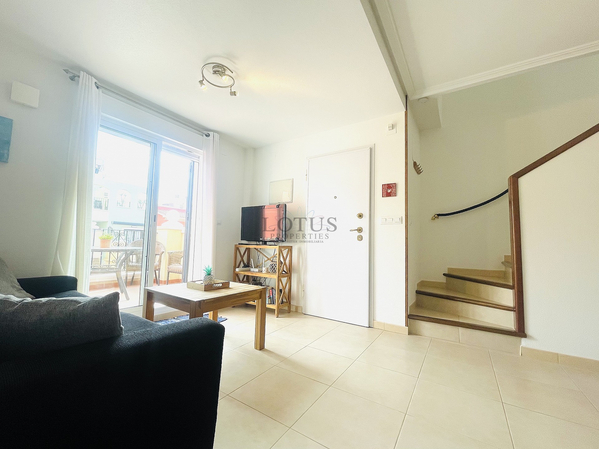 Topfloor in gewilde Urb. Altos de la Bahia XI met dakterras en zeezicht! - Lotus Properties