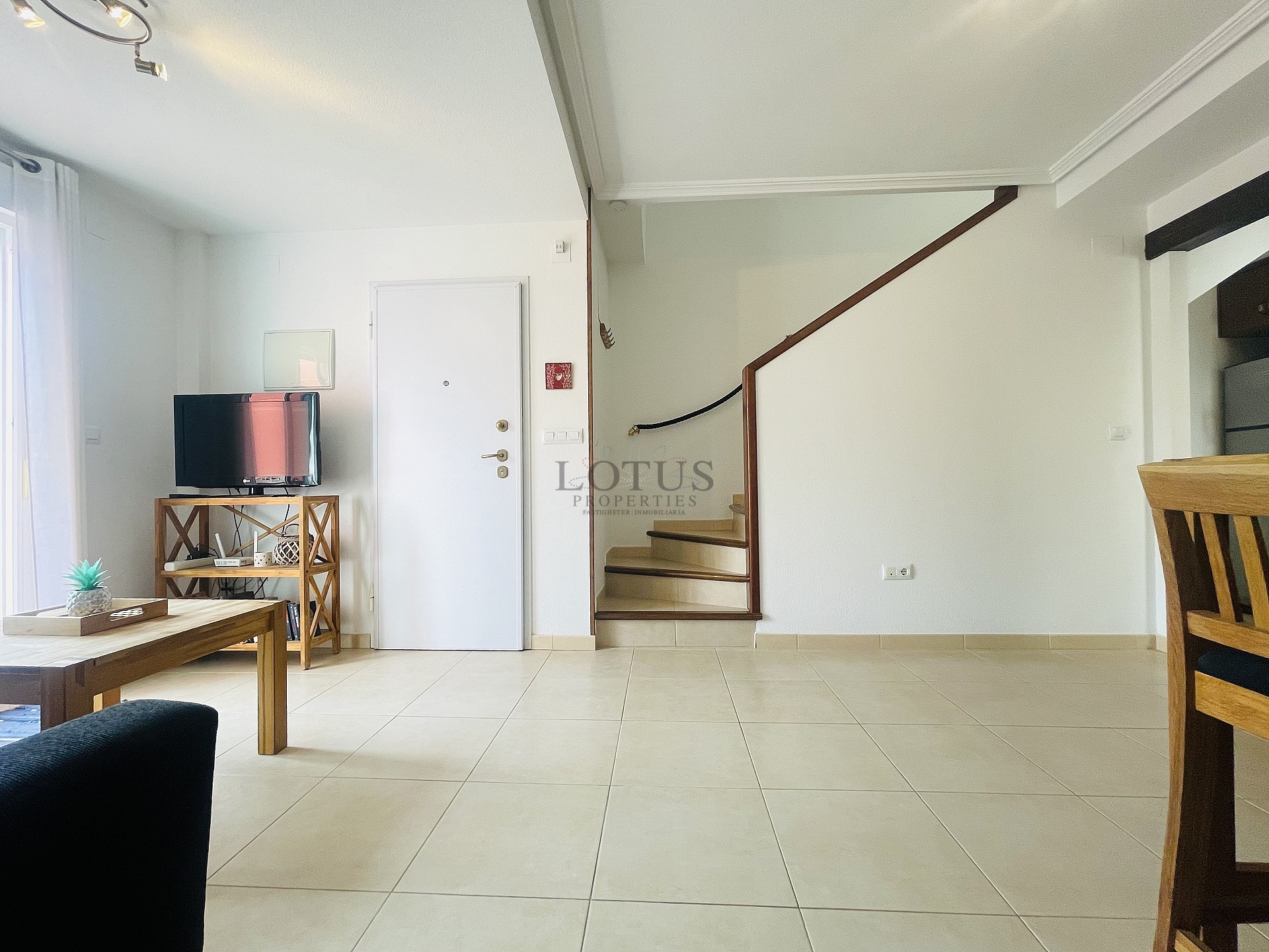 Topfloor in gewilde Urb. Altos de la Bahia XI met dakterras en zeezicht! - Lotus Properties