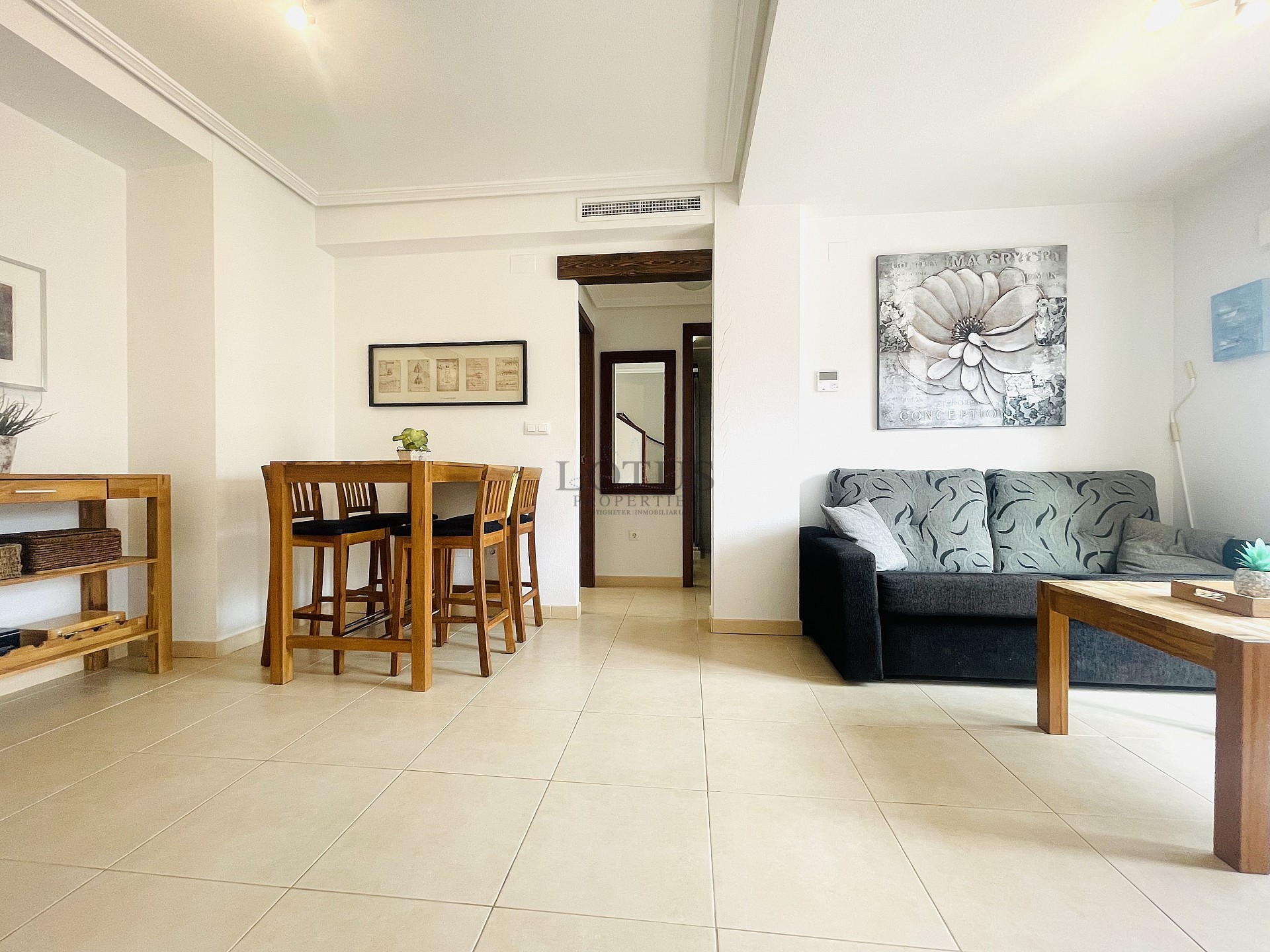 Topfloor in gewilde Urb. Altos de la Bahia XI met dakterras en zeezicht! - Lotus Properties