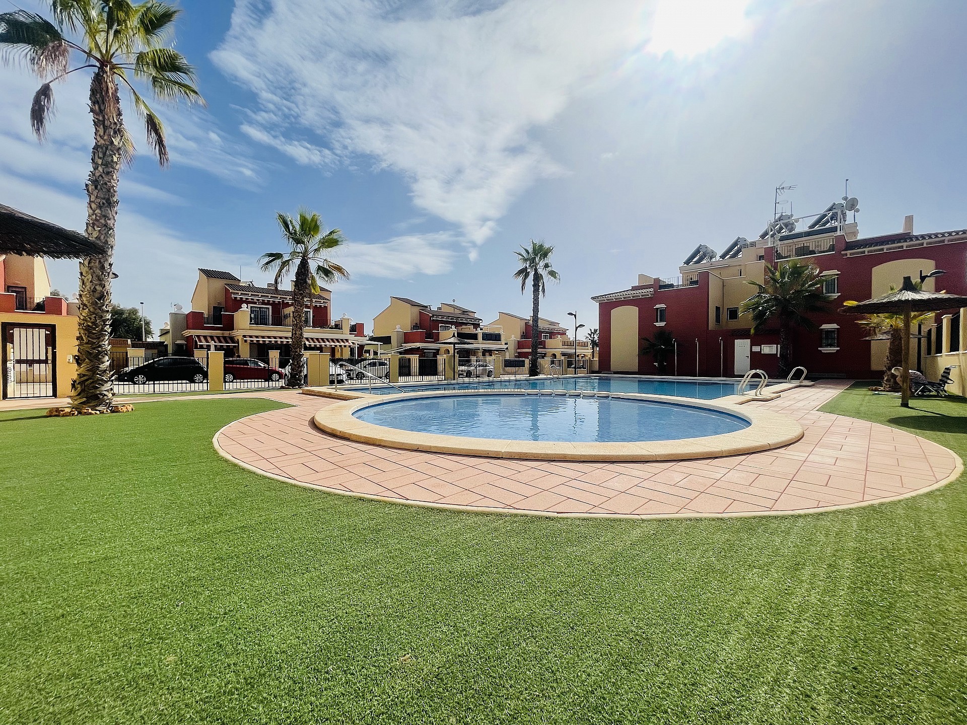 Topfloor in gewilde Urb. Altos de la Bahia XI met dakterras en zeezicht! - Lotus Properties