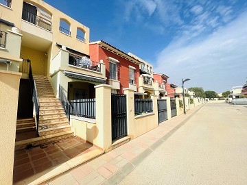 Topfloor in gewilde Urb. Altos de la Bahia XI met dakterras en zeezicht! - Lotus Properties