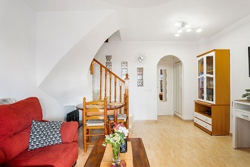Charmant herenhuis in El Chaparral met zwembad en patio's - Lotus Properties
