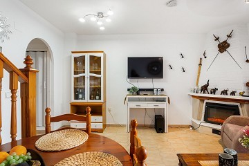 Charmant herenhuis in El Chaparral met zwembad en patio's - Lotus Properties