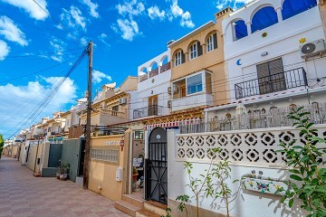 Charmant herenhuis in El Chaparral met zwembad en patio's - Lotus Properties
