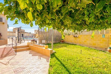 Charmant herenhuis in El Chaparral met zwembad en patio's - Lotus Properties