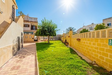 Charmant herenhuis in El Chaparral met zwembad en patio's - Lotus Properties