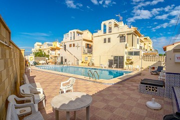 Charmant herenhuis in El Chaparral met zwembad en patio's - Lotus Properties