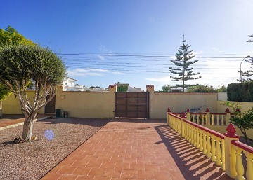 Prachtige villa met 3 slaapkamers en privézwembad in San Luis - Lotus Properties