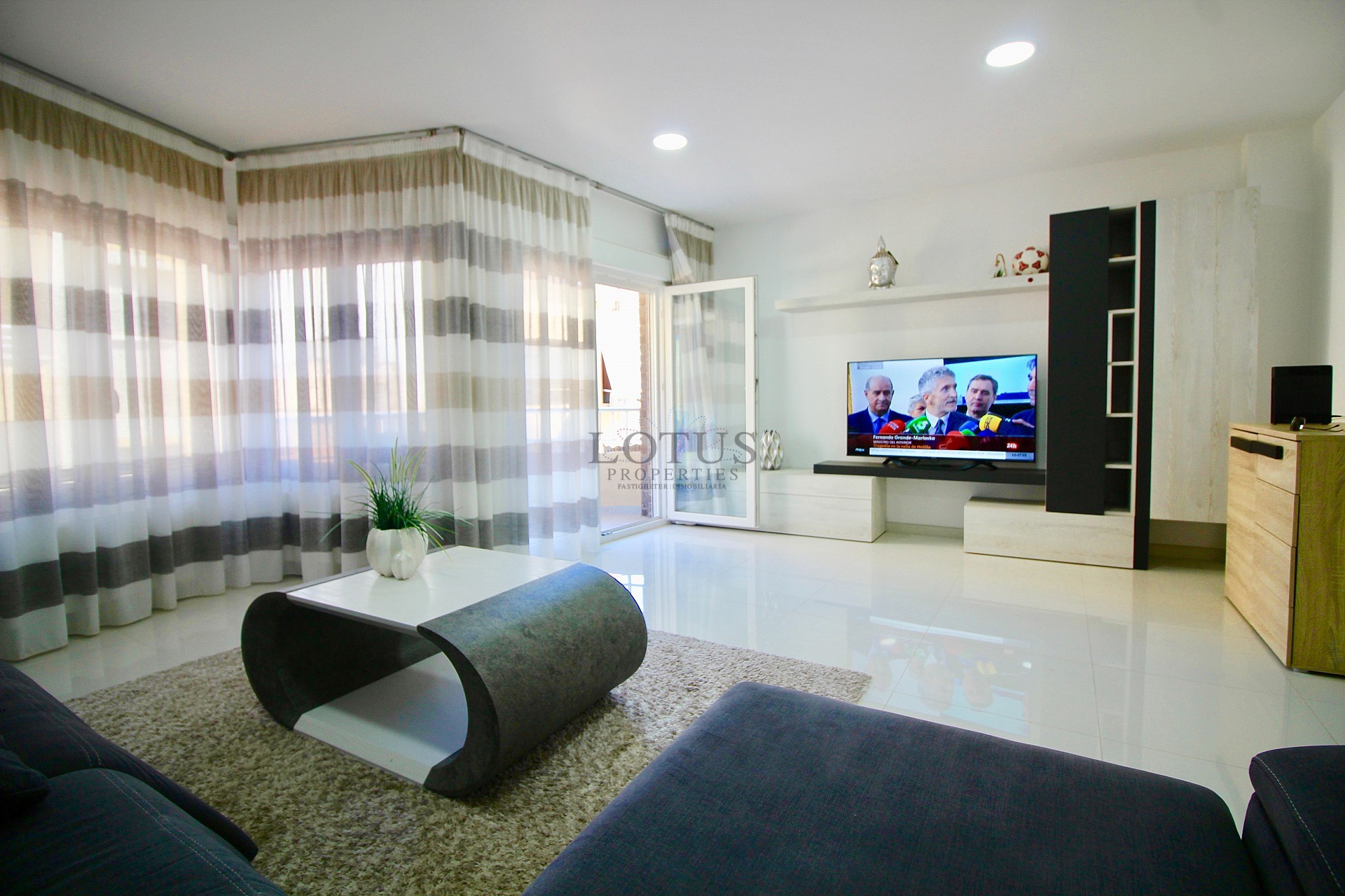 Reformed 3 bed only 100 m to Playa Del Cura - Lotus Properties