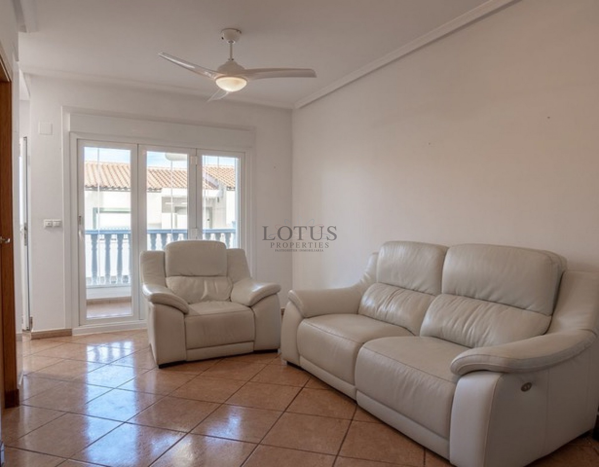 Apartamento de 3 dormitorios con piscina en Algorfa - Lotus Properties