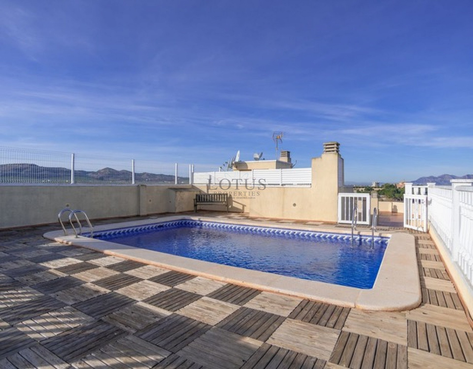 Apartamento de 3 dormitorios con piscina en Algorfa - Lotus Properties