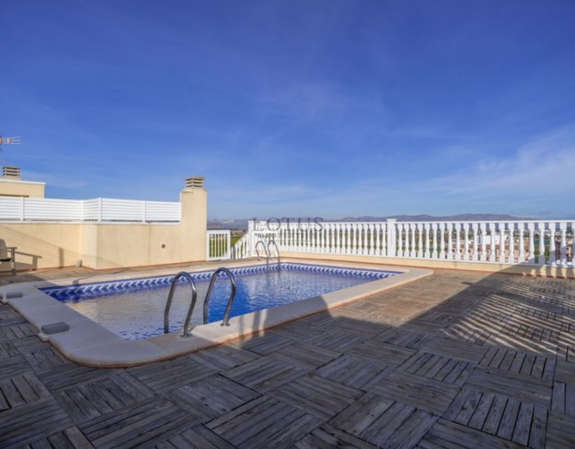 Apartamento de 3 dormitorios con piscina en Algorfa - Lotus Properties