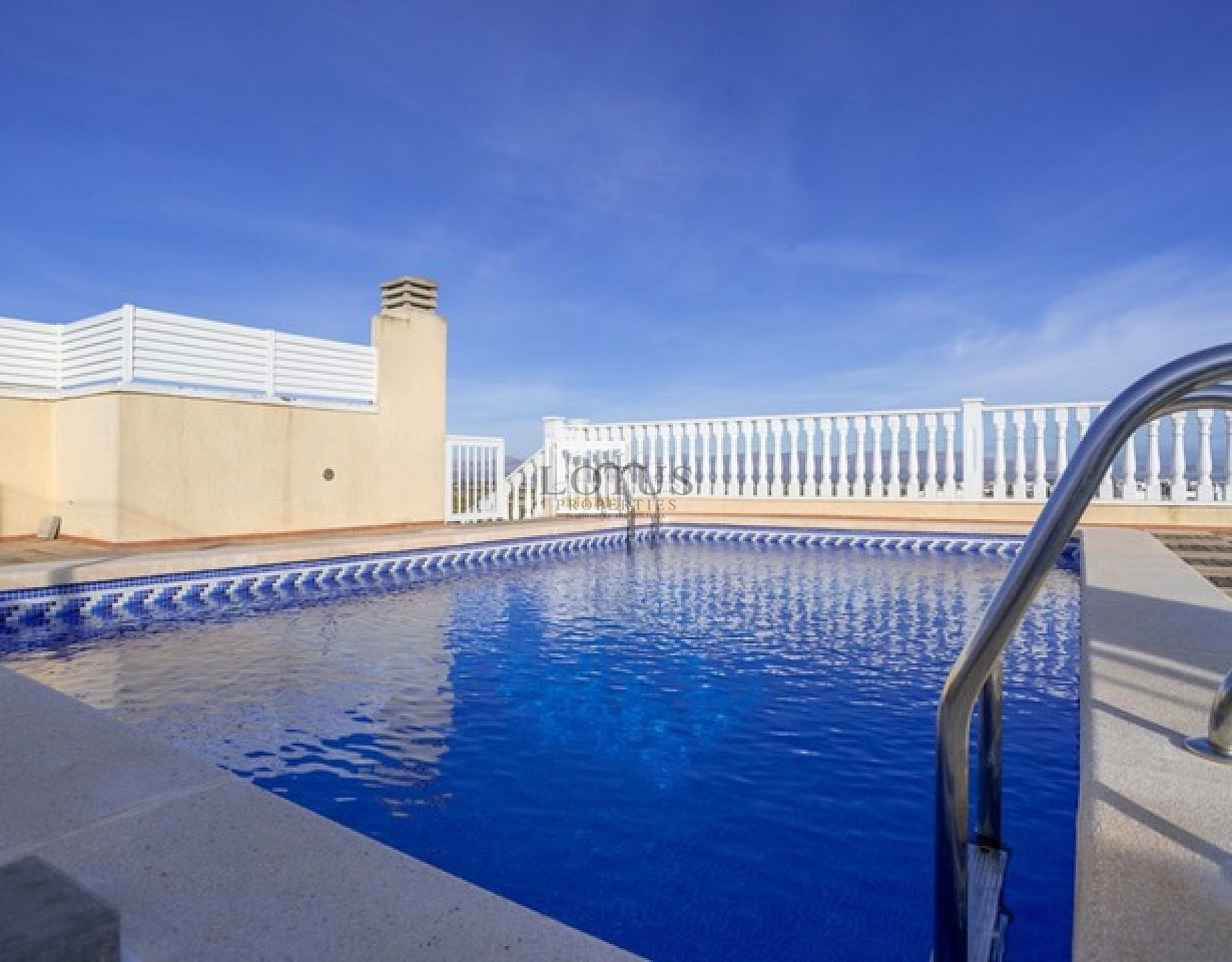 Apartamento de 3 dormitorios con piscina en Algorfa - Lotus Properties